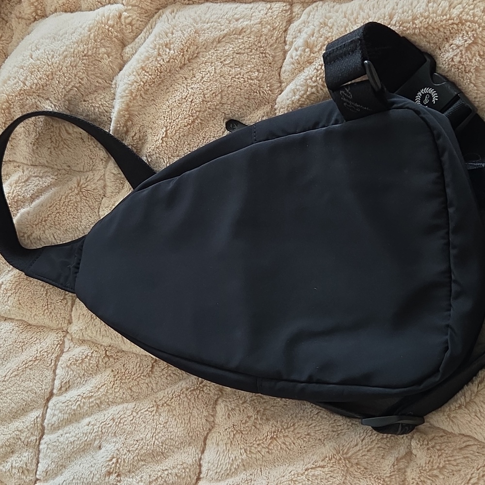 PINK Black Sling Bag NWOT - Picture 3 of 4